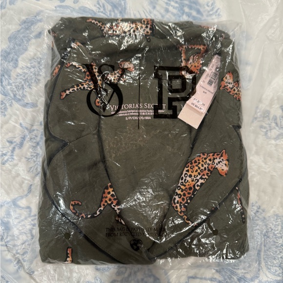 SOLD OUT Victorias Secret Pajama set - Picture 6 of 6